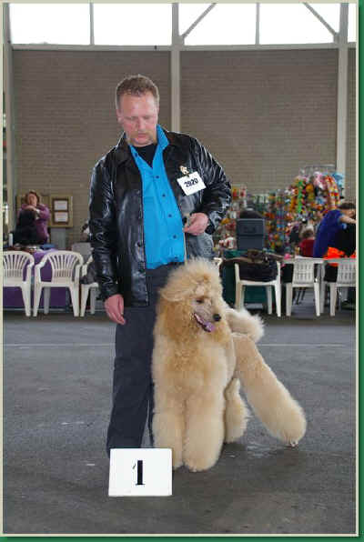 32-zuidlaren Xani Stand.jpg (66811 Byte)